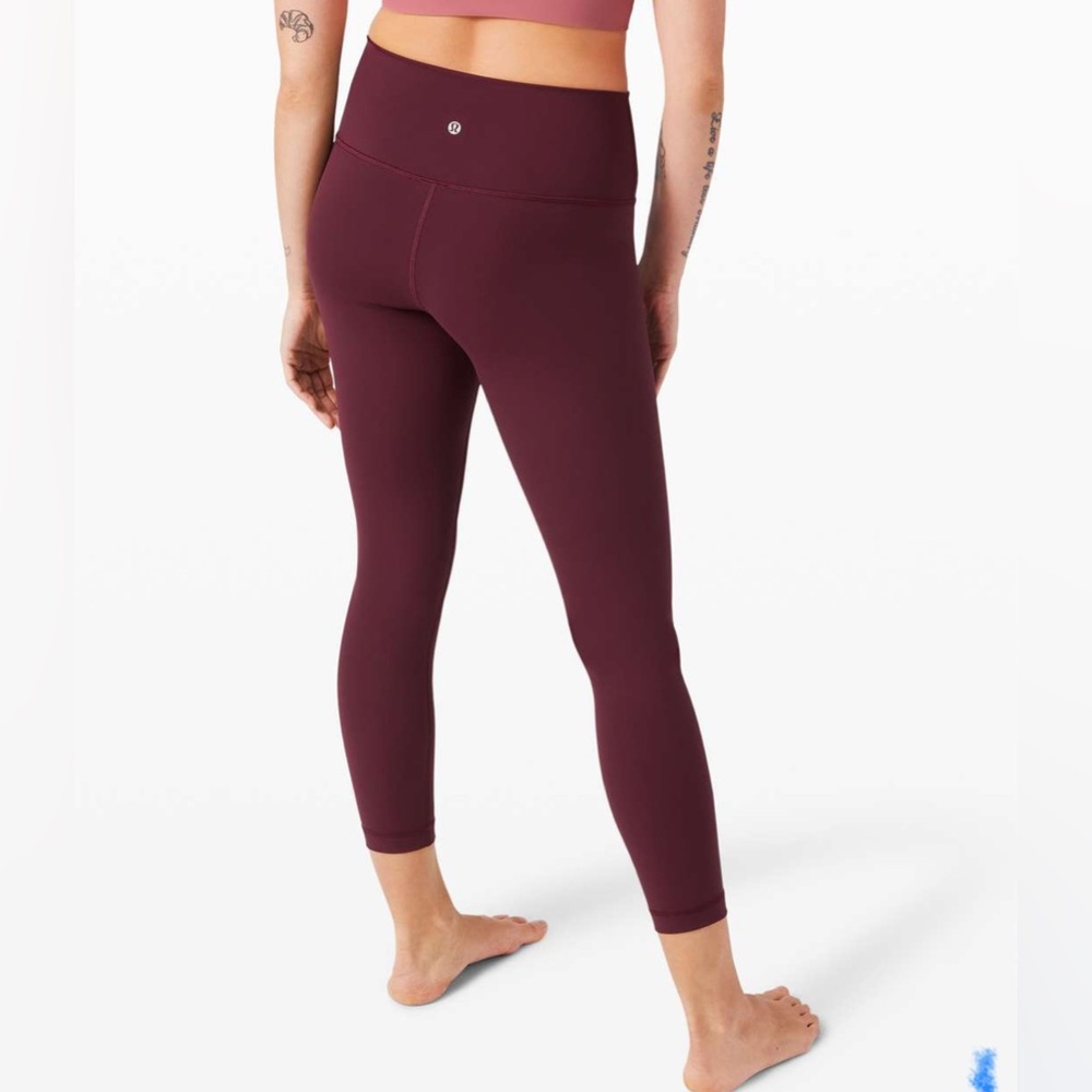 Lululemon wonder-under high rise cropped 23* full-on Luxtreme mulled wine